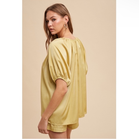 NWT Women's Gold Satin Shorts - Picture 4 of 6